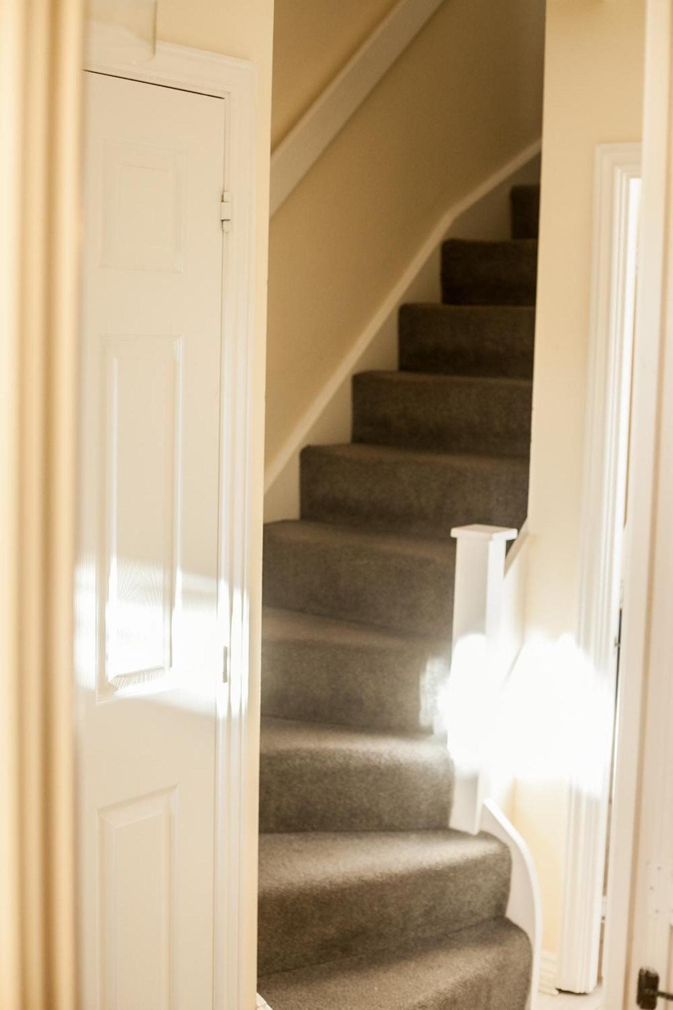 Avril Warwickshire Home Stay Nuneaton Exterior foto