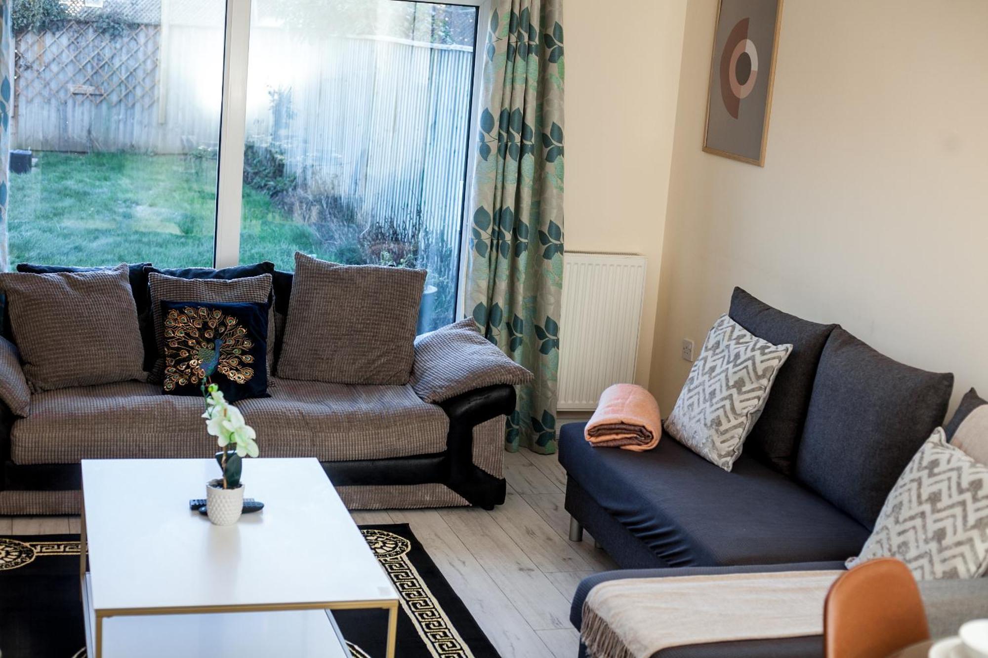 Avril Warwickshire Home Stay Nuneaton Exterior foto